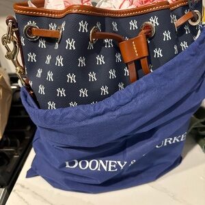 NWT Dooney & Burke New York Yankees purse